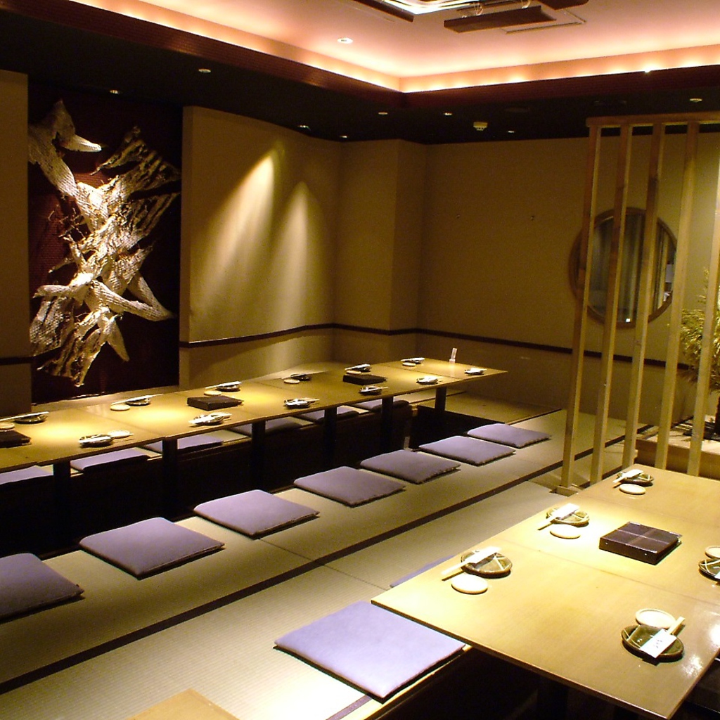 お座敷大部屋は嬉しい掘りごたつ。最大32名様可能です。