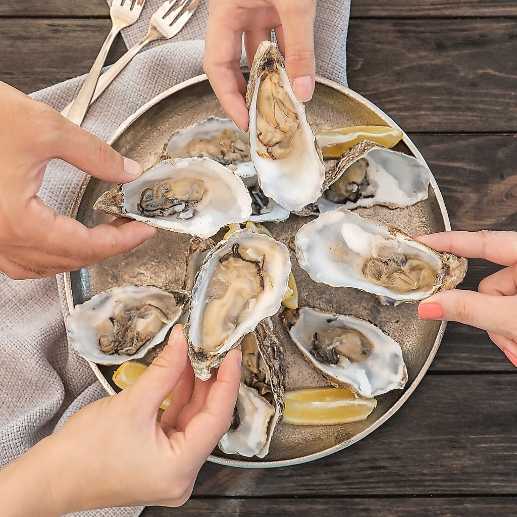 焼き鳥や広島の牡蠣が自慢の和食居酒屋