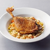 【英語メニュー完備】海外からのお客様も多い京都。当店では英語メニューをご用意しておりますので、観光でいらっしゃったお客様も大歓迎です！「京野菜を使った季節のピクルス」や「近江鴨肉骨付きもものコンフィ、ガルビュール」など、日本の食文化や京都の食材に触れる機会を当店で是非◎