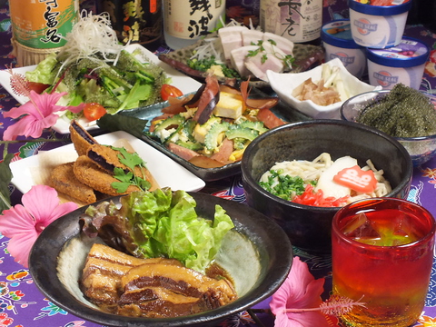 竹ノ塚駅近の美味しい沖縄料理と泡盛が自慢のお店☆
