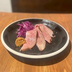 国産牛イチボの低温ローストビーフ　～自家製醤油麹ソース～