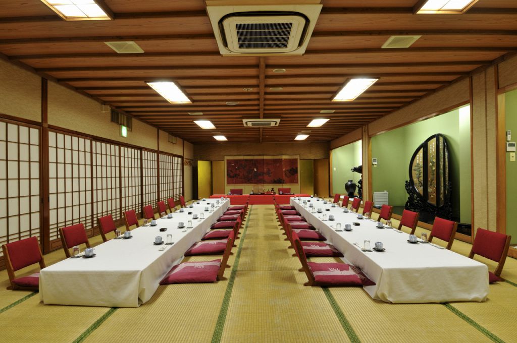 2名さまから350名まで、大小さまざまなお部屋をご用意しています