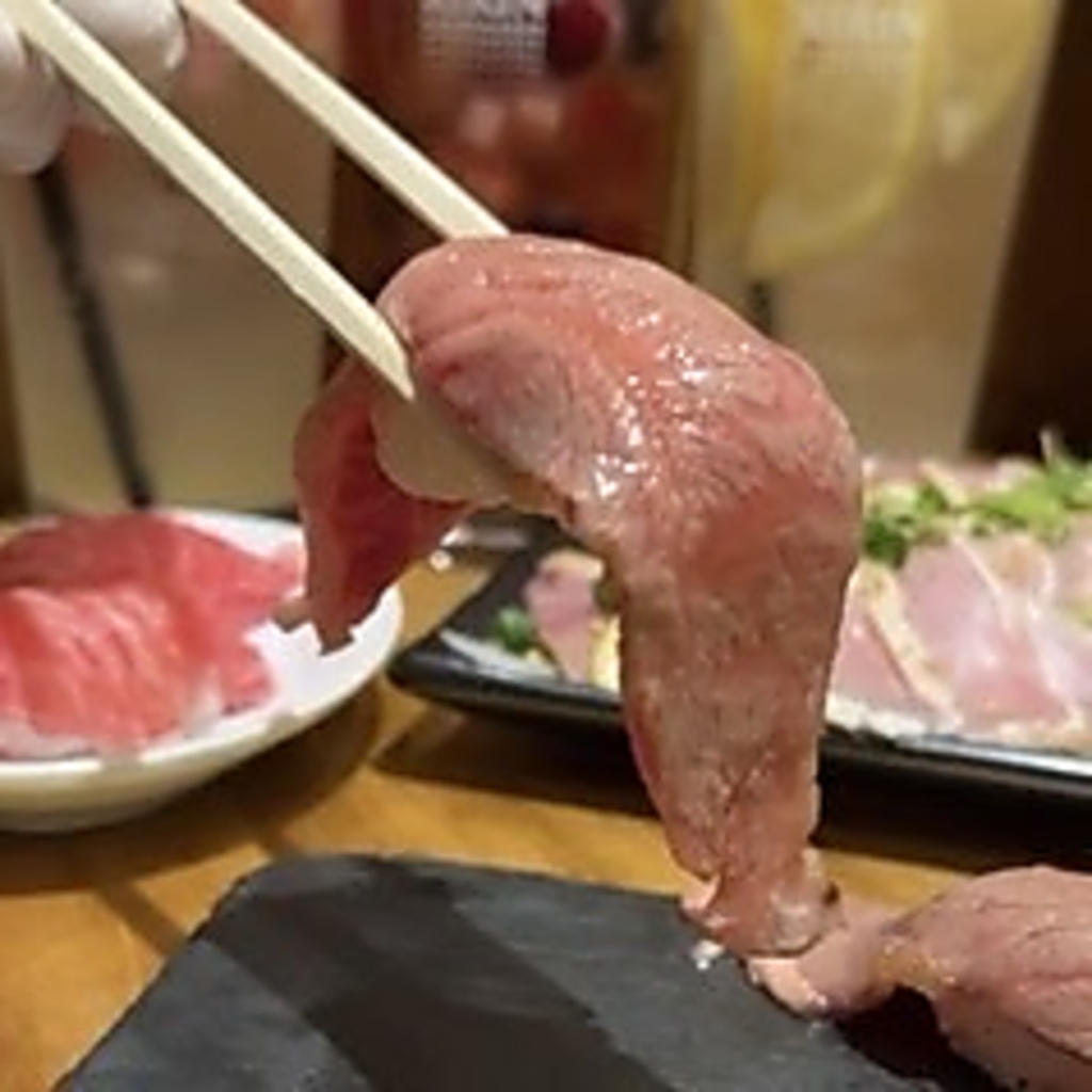 とろける旨さの「肉寿司」は、厳選4種類を贅沢に食べ比べ！