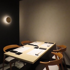 1から8様までご利用可能なテーブル席です