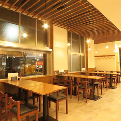 広島牡蠣・鉄板焼き 十升本店の雰囲気1