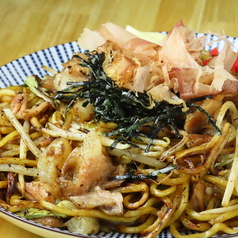 えて吉名物ソーキ入り焼きそばの写真
