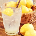料理メニュー写真 広島産瀬戸内レモンを使ったレモンサワー！