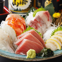 職人の手によって生まれる、究極の鮮魚刺身