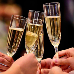 ランチから楽しめる昼飲み対応