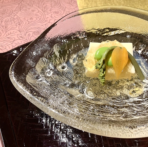 四季を楽しむ自慢のコース料理とワインソムリエのおすすめワインを堪能◎