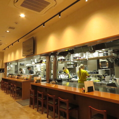 広島牡蠣・鉄板焼き 十升本店の雰囲気2