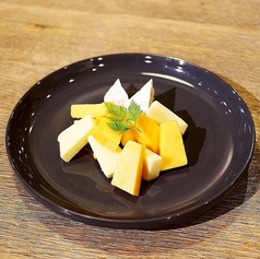 本日のナチュラルチーズ3種盛り合わせ