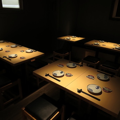 様々なシーンに合わせたお席をご用意しています。少人数から団体様までご対応可能です!