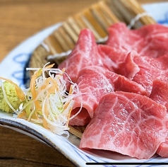 黒毛和牛赤身のお刺身