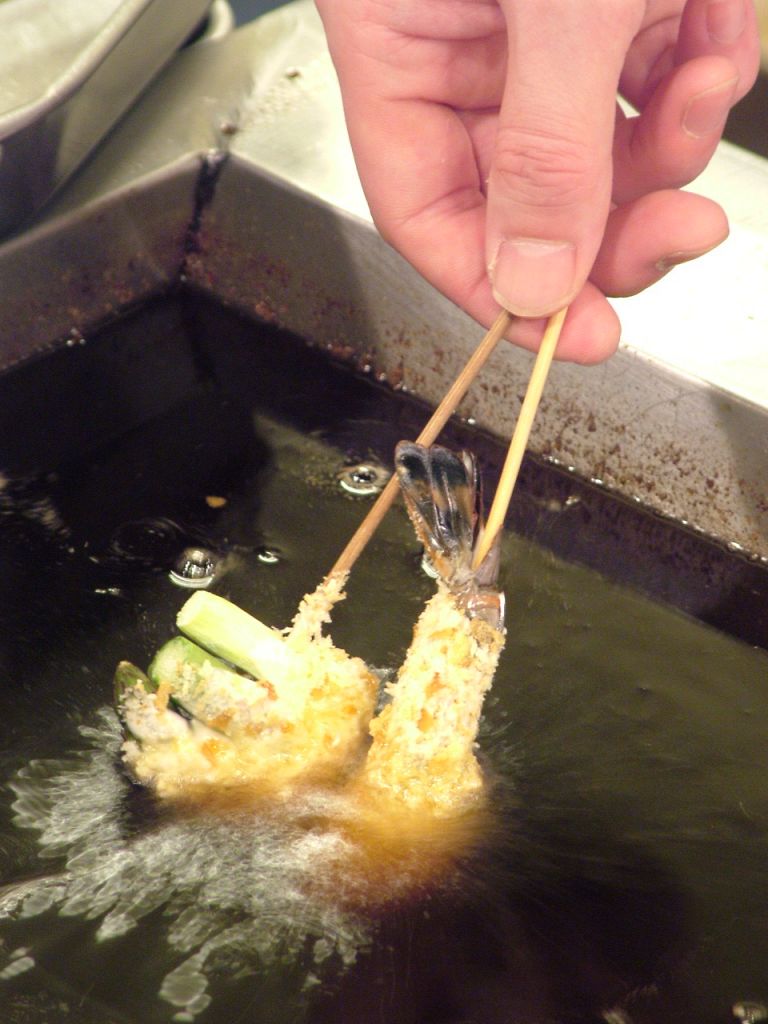 カラッと揚げたての串カツ♪季節限定メニューも見逃せない！