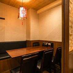 6名掛けの個室席が3席ございます。