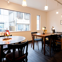 古民家の落ち着いた空間で旬のお料理を楽しむ