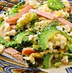 【ゴーヤチャンプル♪】　出来立てほわほわの玉子とゴーヤのハーモニー♪