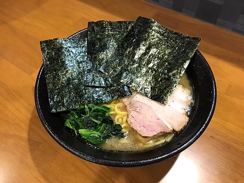 名店で28年、腕を磨いた大将の作るラーメンはスープも麺も絶品です！