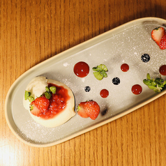 いちごのカプレーゼの写真