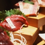 毎月29日は超お得な肉の日！馬刺し5種盛り1人前が290円に！この機会に是非ご賞味ください！