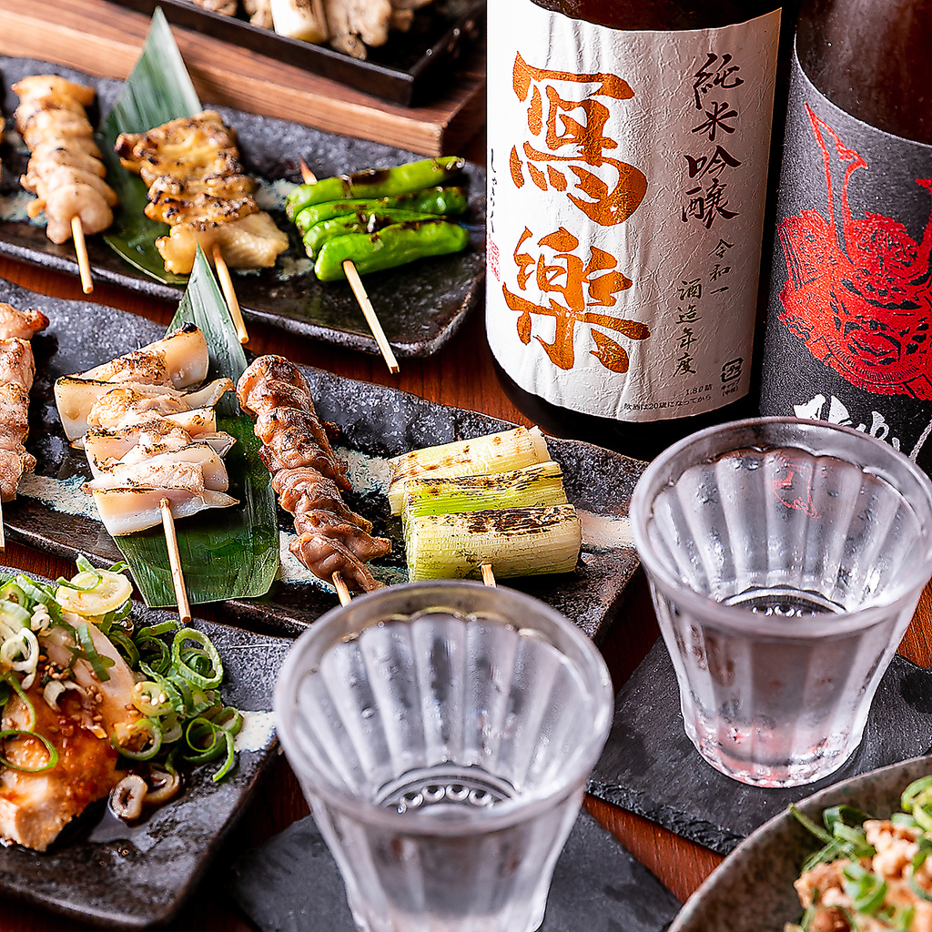 鳥取県の銘柄鶏【大山どり】を使用した焼き鳥をはじめ、銘酒とよく合うアラカルトメニューが豊富◎