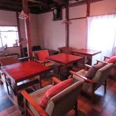 1階 テーブル席