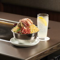 もんじゃをはじめとした本格鉄板料理の数々