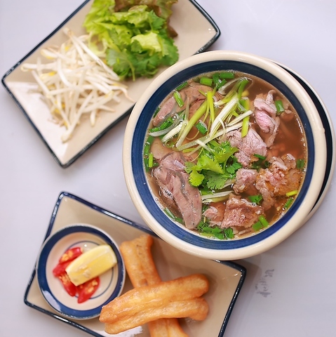 本場のシェフが腕を振るう本格ベトナム料理と異国情緒あふれる空間を堪能するなら♪