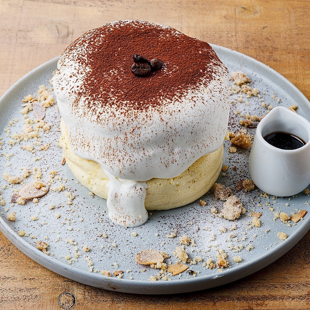 ティラミスパンケーキ♪　～シュワシュワのパンケーキにマスカルポーネクリームとバニラアイス～