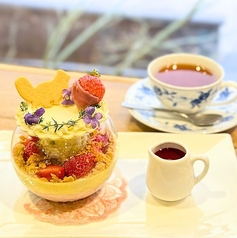 ルビーチョコレートとあまおうのパフェ