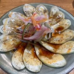 蒸し茄子の旨辛ニンニクソース