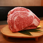 黒毛和牛A5雌の未経産牛！市場で10%しか出回っていないとされる希少価値の高い和牛を堪能♪