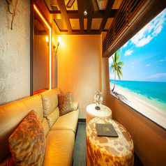 【Flora（フローラ）】2～3名（最大4名）【シックなデザインで落ち着く内装。大人な2人にぴったりなお部屋♪】