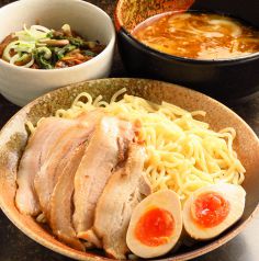 トッピングであなた好みのラーメンを♪人気は岩のり！！