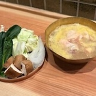 素材の旨味引き立つ水炊きや炊き立て土鍋ご飯をどうぞ