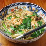 みんなでシェアして乾杯！「エビとキノコの大盛りアヒージョ」