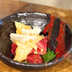 マグロと山うどの酢味噌がけ