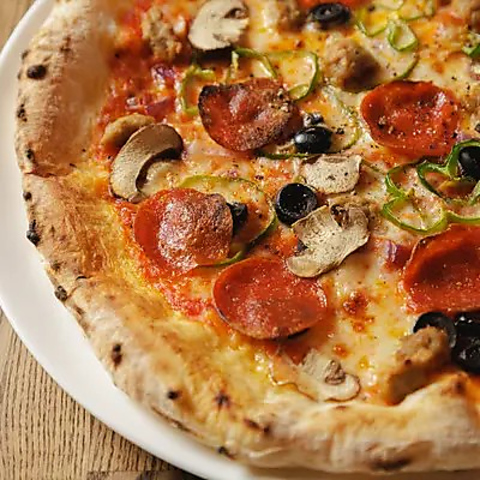 Beer Works KAMIKAZE Fried Chicken & Pizza rA[NXJ~J[