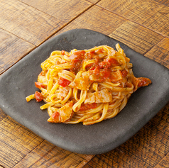 生パスタ ベーコントマト＆バジル　