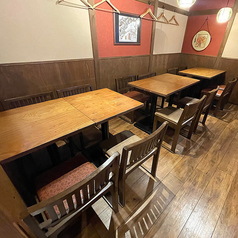 【2～4名様向け】てけてけで最大の席数をもつ渋谷本店。様々なシーンに合わせて、お席をご案内いたします。ごゆっくりとお楽しみください。