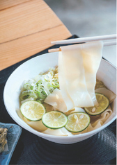 圧倒的存在感!幅広きしめん。