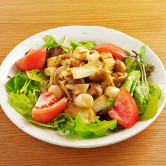 イタヤ貝ときのこのホットサラダ