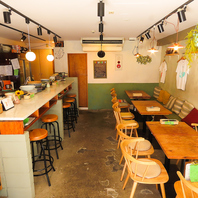 パーティーや打ち合わせにも最適な空間