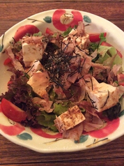 寿豆腐の胡麻サラダ