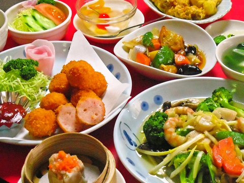 本場中国から来た料理人が腕をふるう、漢方を取り入れた広東料理が美味しい。