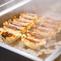 【当店看板メニュー】なまらうまいの焼き餃子