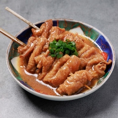 鶏皮串煮込み