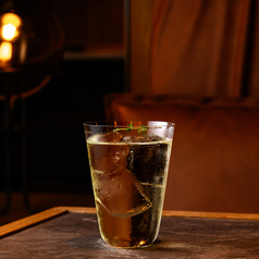 個性豊かなミクソロジーカクテルやカフェメニューも