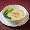 料理メニュー写真&nbsp;自家製金絲麺の清湯スープ仕立て